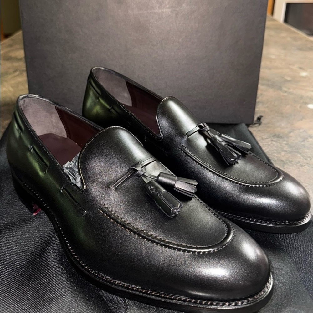 CUSTOM Men's Black Leather tassel loafers!! ~NEVER WORN!! - Picture 2 of 2